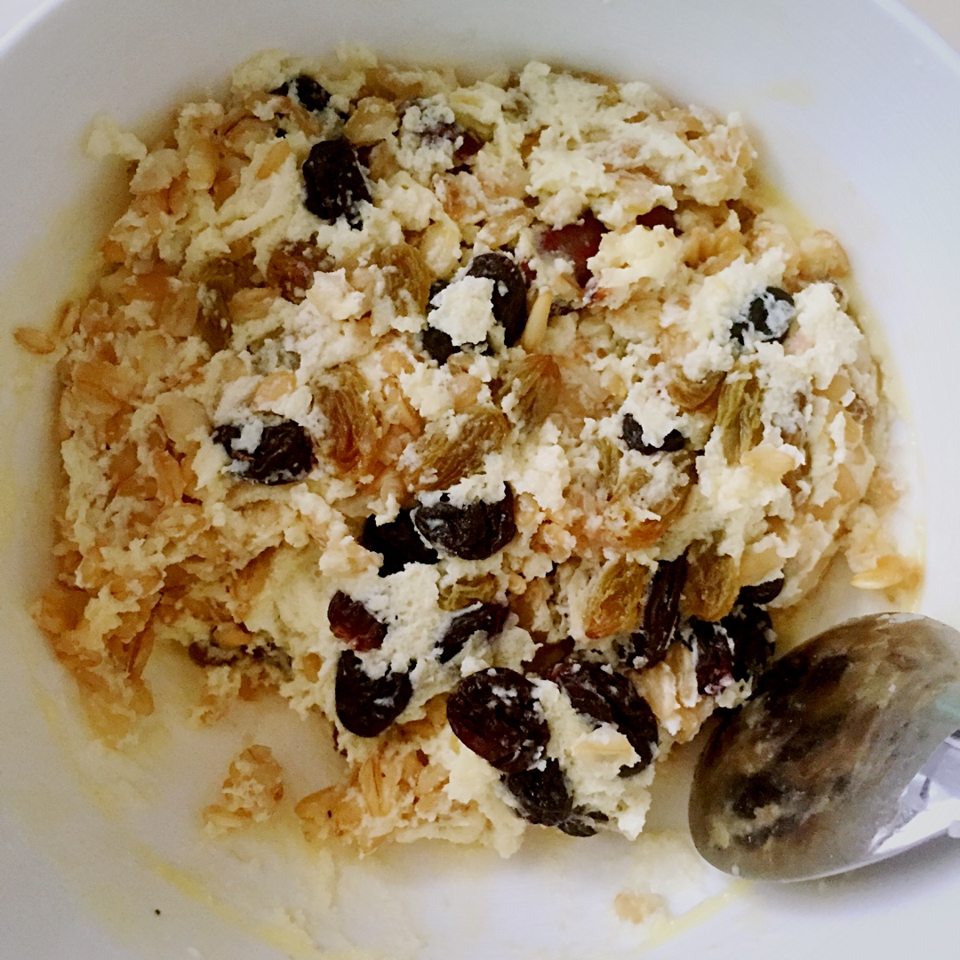 融小霖做的酸奶燕麦蒸蛋糕