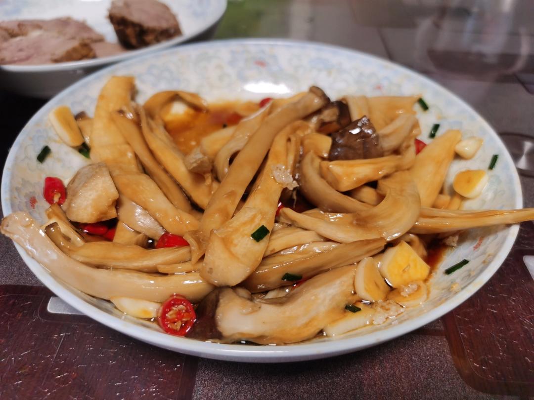 比肉还好吃的【手撕凉拌杏鲍菇】，上桌扫光光
