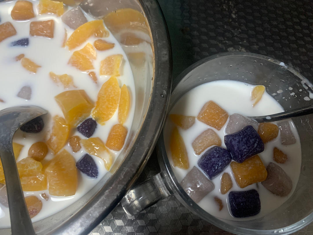 牛奶芋圆水果捞