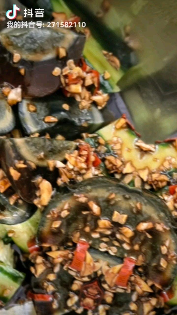 凉拌黄瓜皮蛋