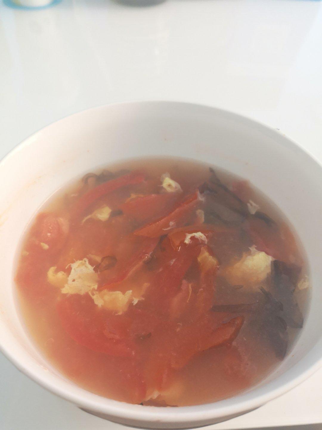 紫菜西红柿鸡蛋虾皮汤