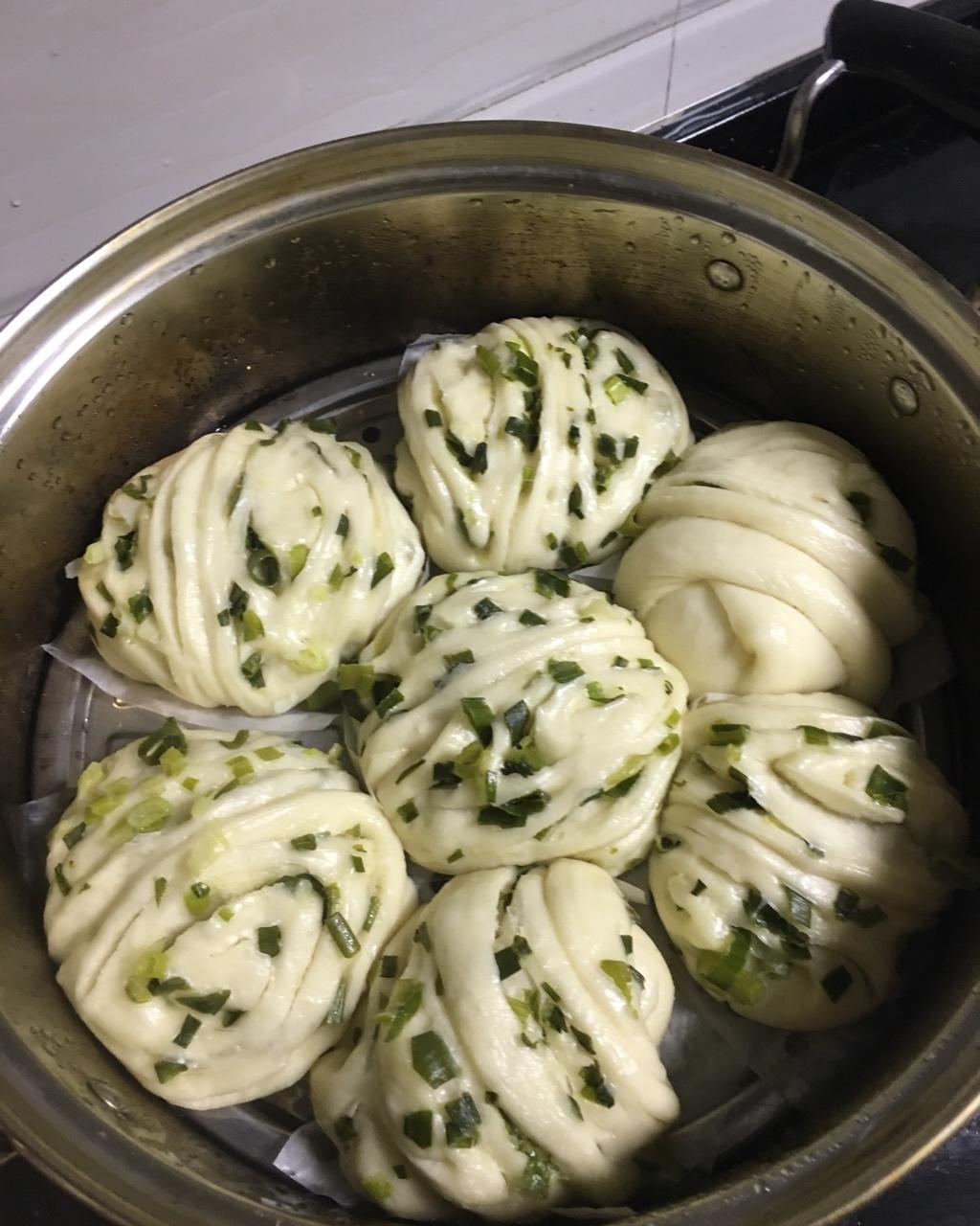 葱油花卷 Steamed Roll