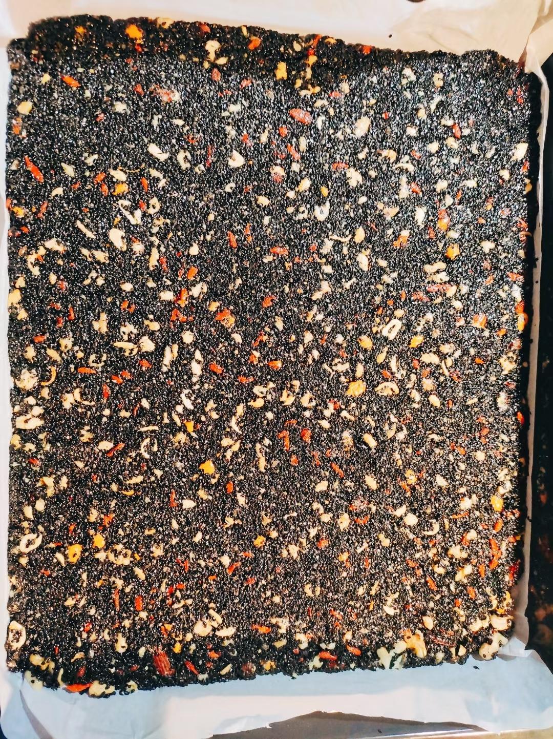 枸杞核桃花生黑芝麻片