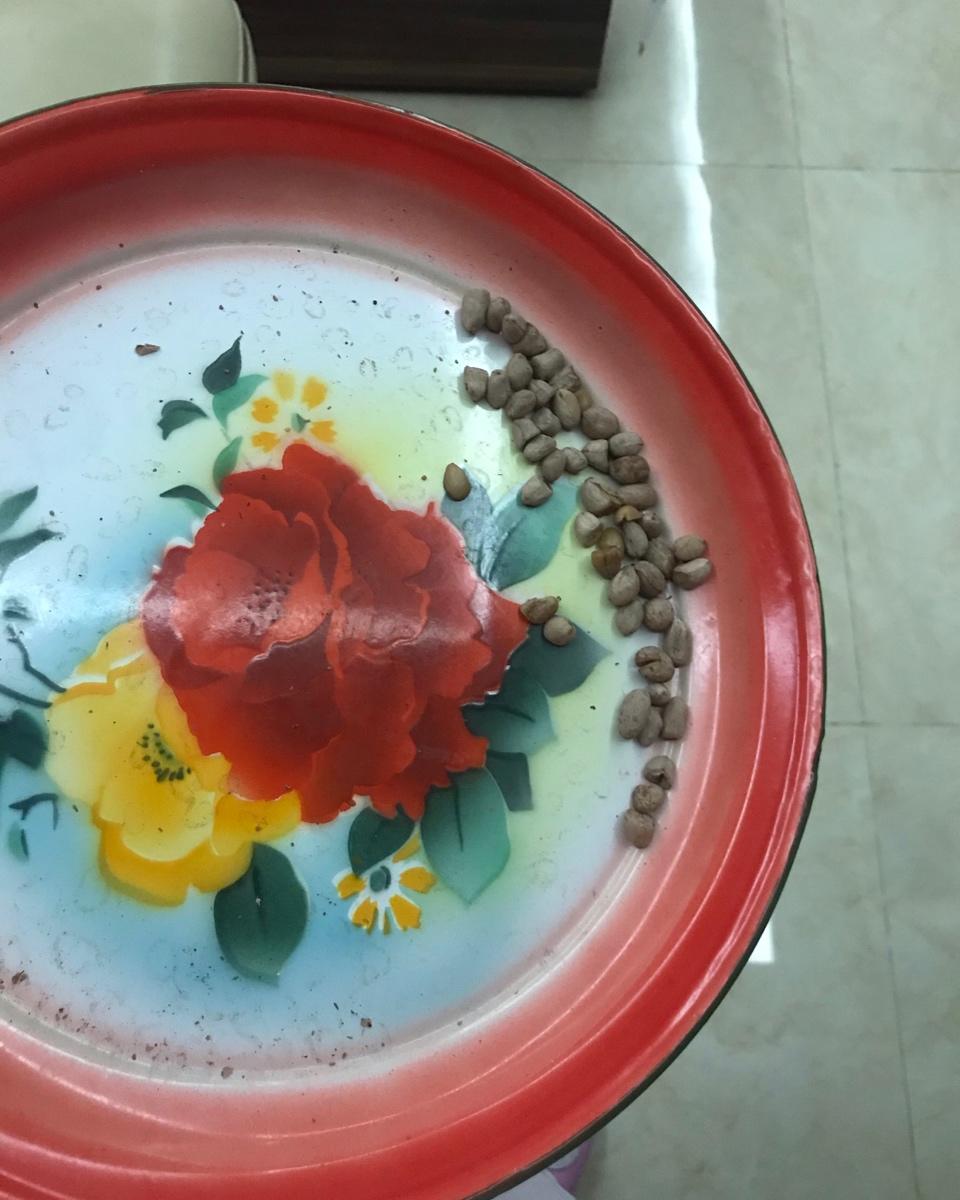 晒咸干花生