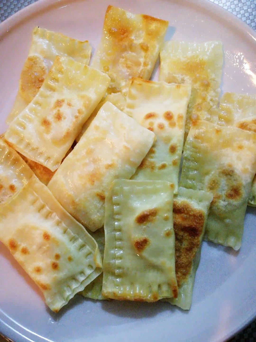 馄饨皮香蕉派的做法