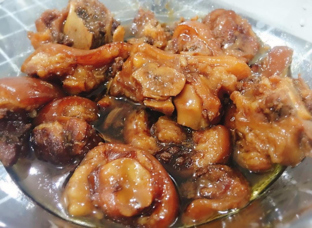 美味的家常菜：红烧猪蹄