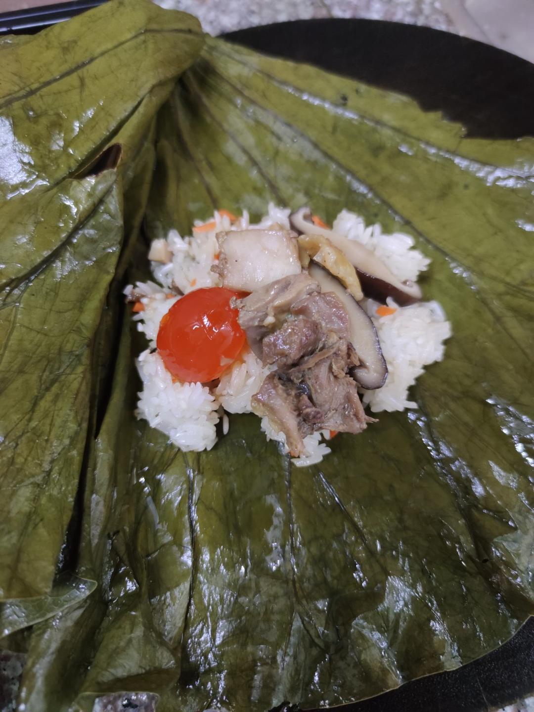 【荷叶糯米鸡】用荷叶包裹着满满的幸福感