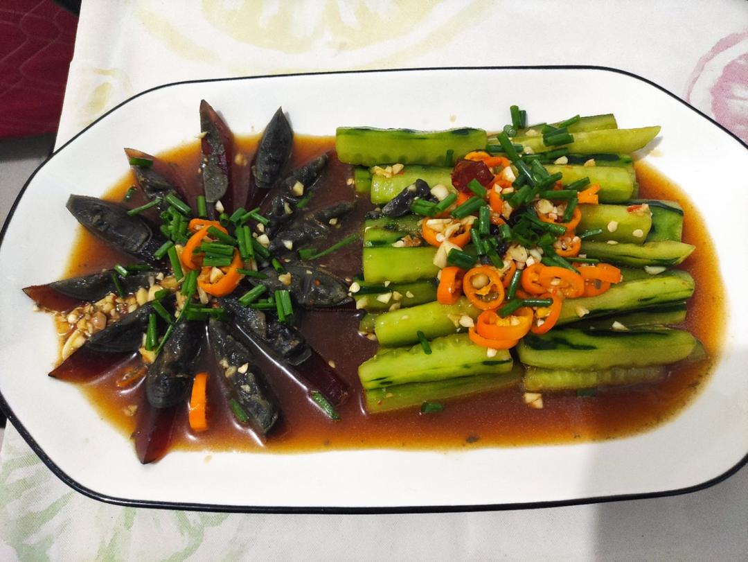 青瓜皮蛋冷菜双拼