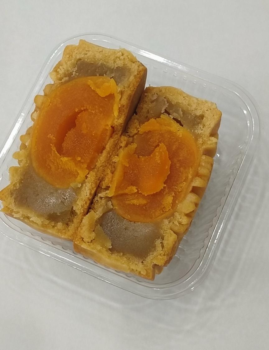 广式经典——白莲蓉蛋黄月饼