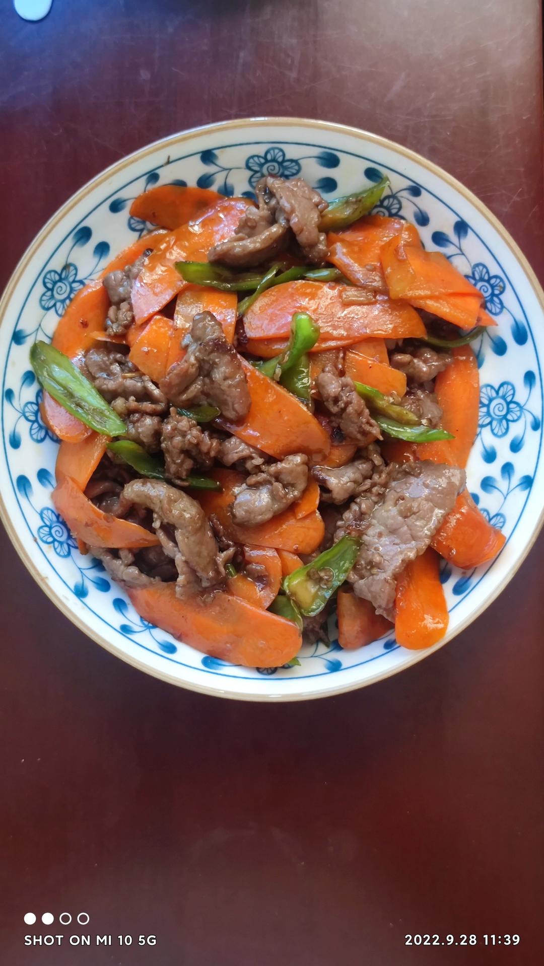 牛肉炒青红椒