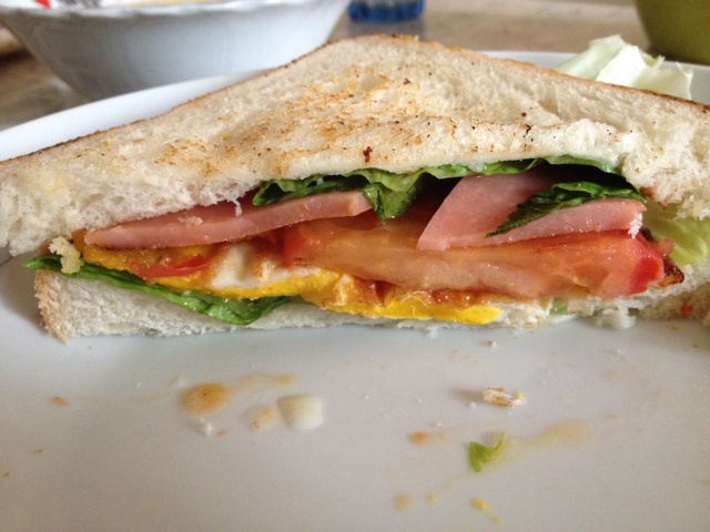 经典三明治早餐