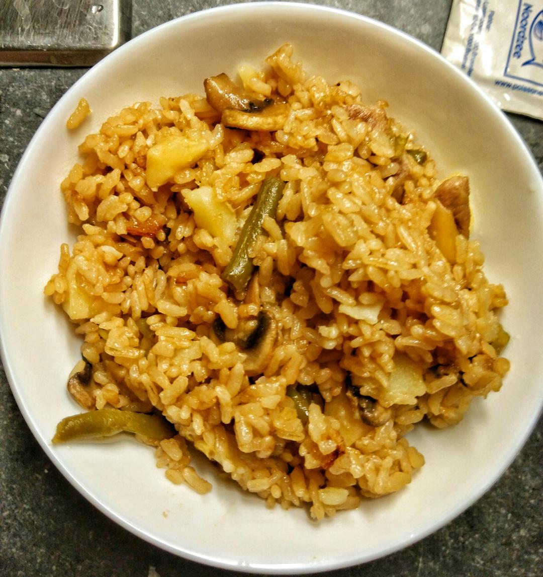 土豆焖饭（电饭锅版）