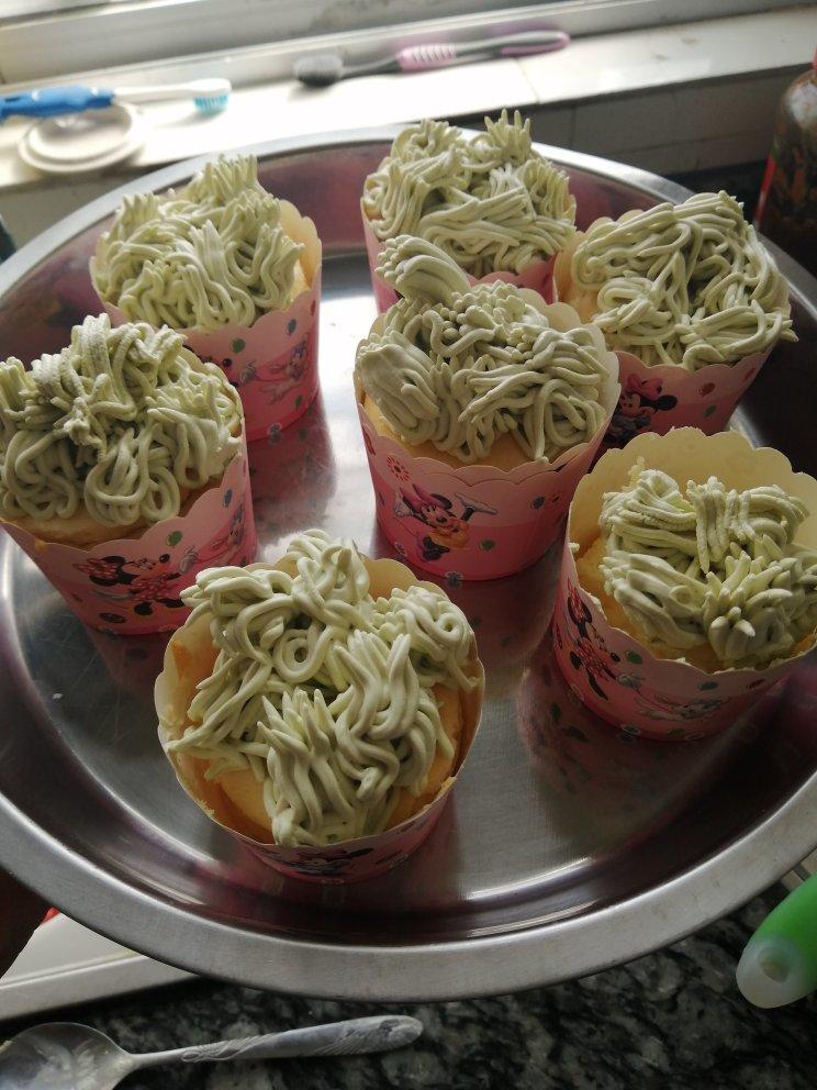 不塌不凹的纸杯戚风蛋糕