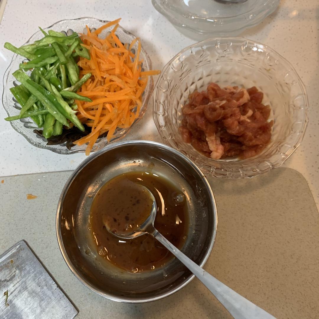 超好吃的鱼香肉丝（做法相当简单，一看就会）