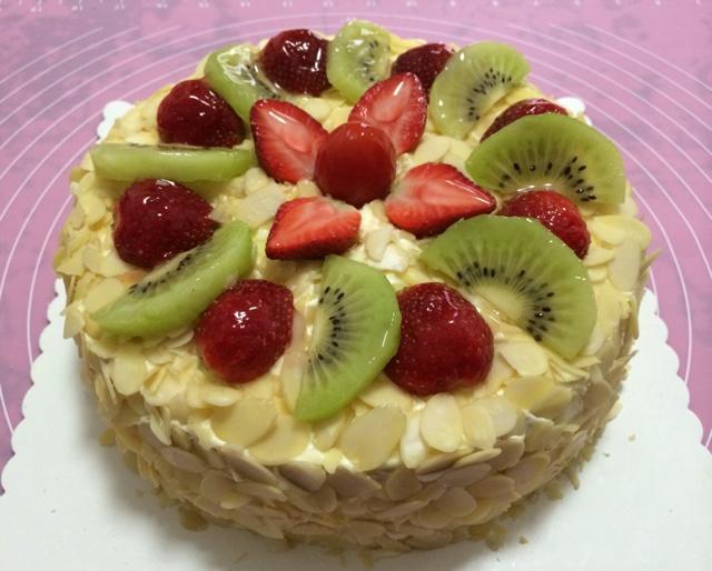 水果杏仁生日蛋糕