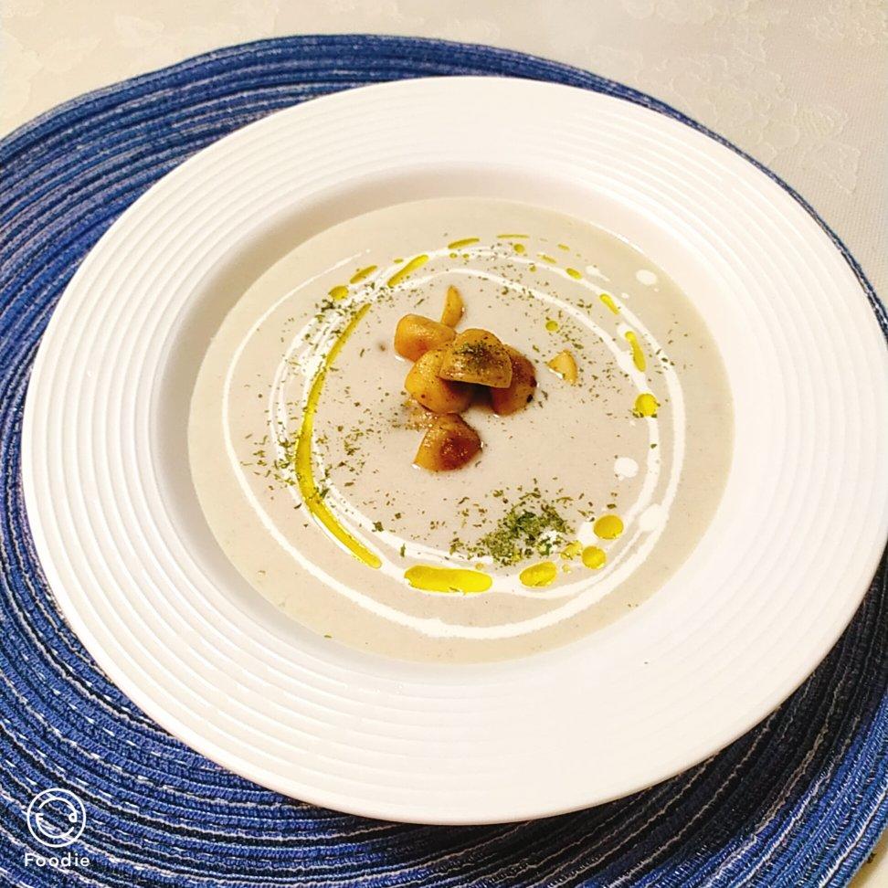 飞飞爱美食w做的法餐丨暖冬浓汤奶油蘑菇汤法式洋葱汤