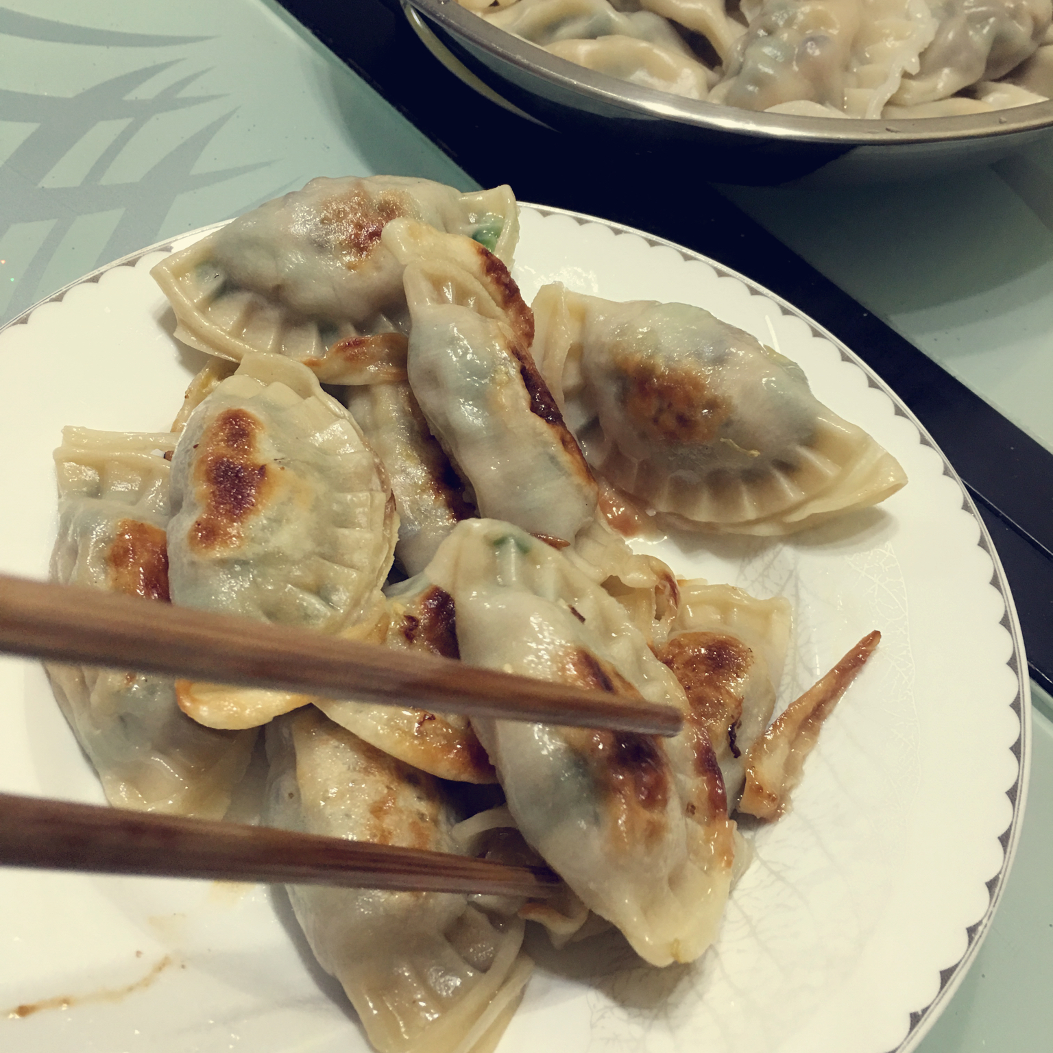 速冻水饺吃腻了吗~变锅贴吧(๑´ڡ`๑)