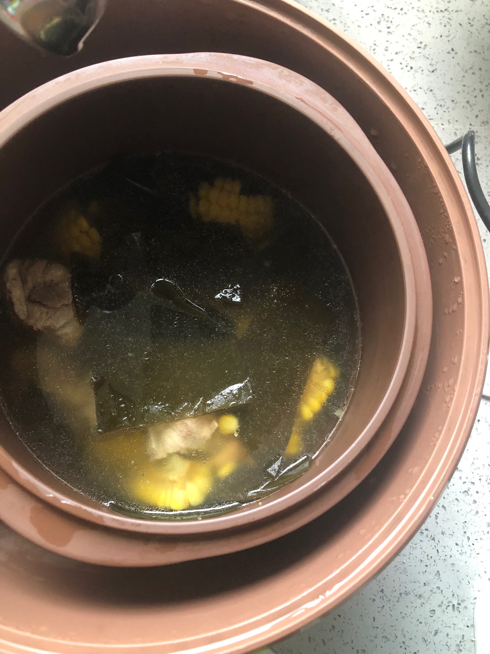 玉米海带黄豆排骨汤的做法