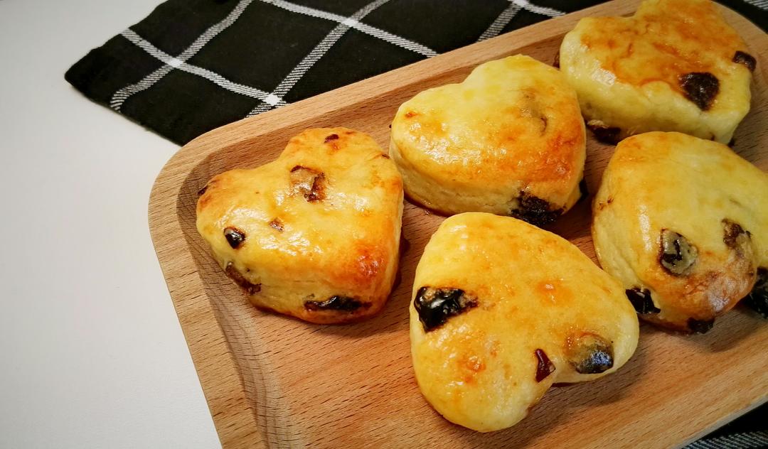 【视频】3分钟 奶油司康Scone(可能是世界上最快手的司康) 消耗淡奶油～