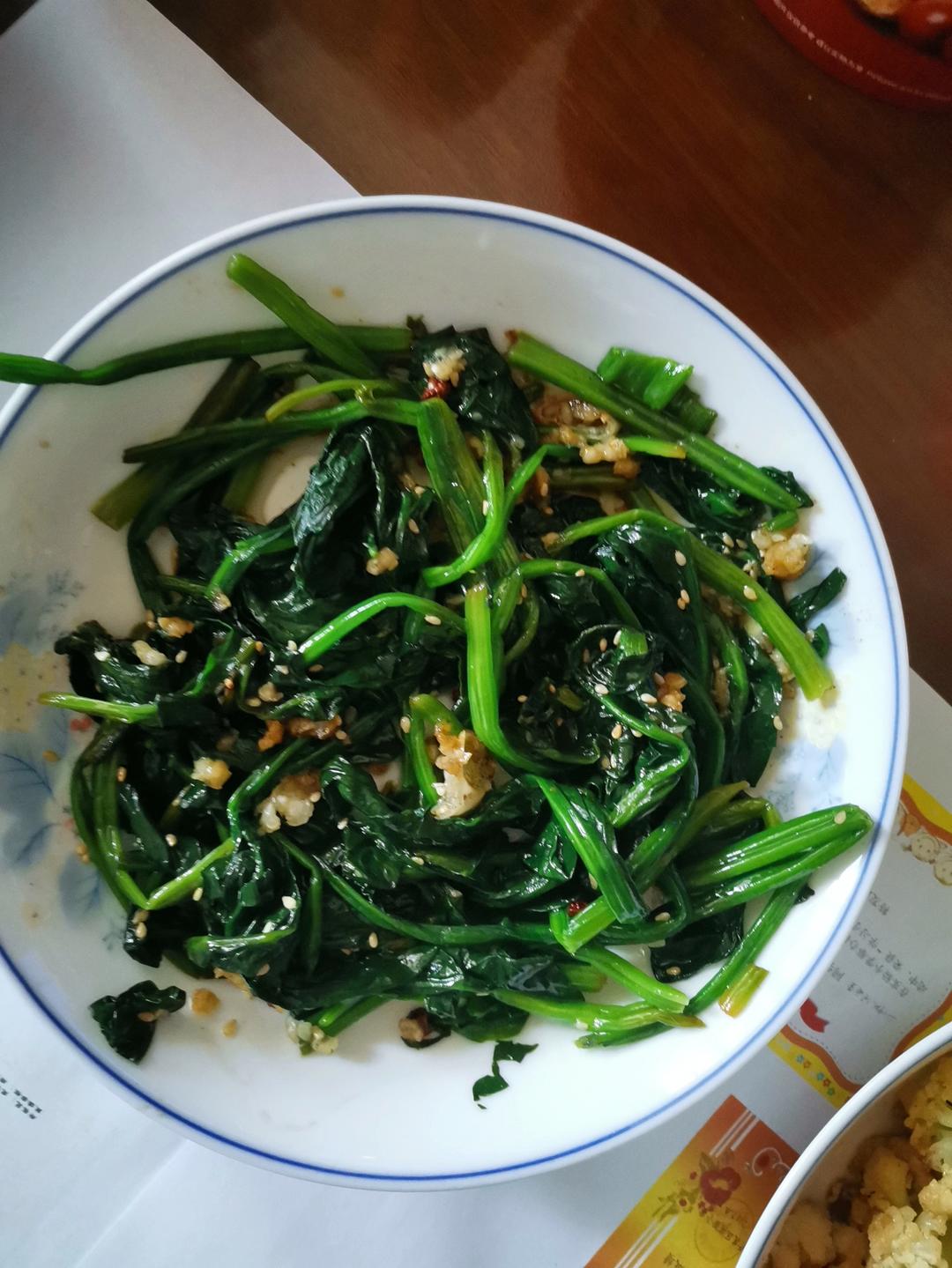 凉拌菠菜(家传秘方)