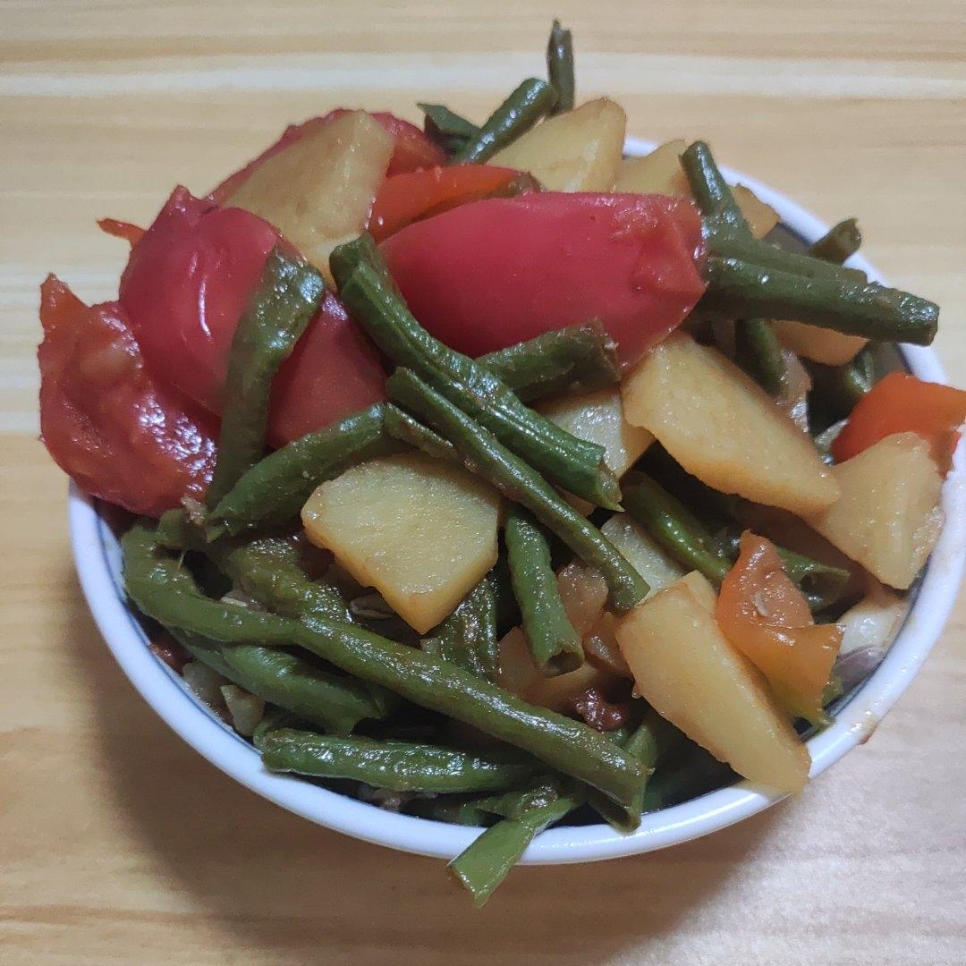 土豆炖豆角西红柿