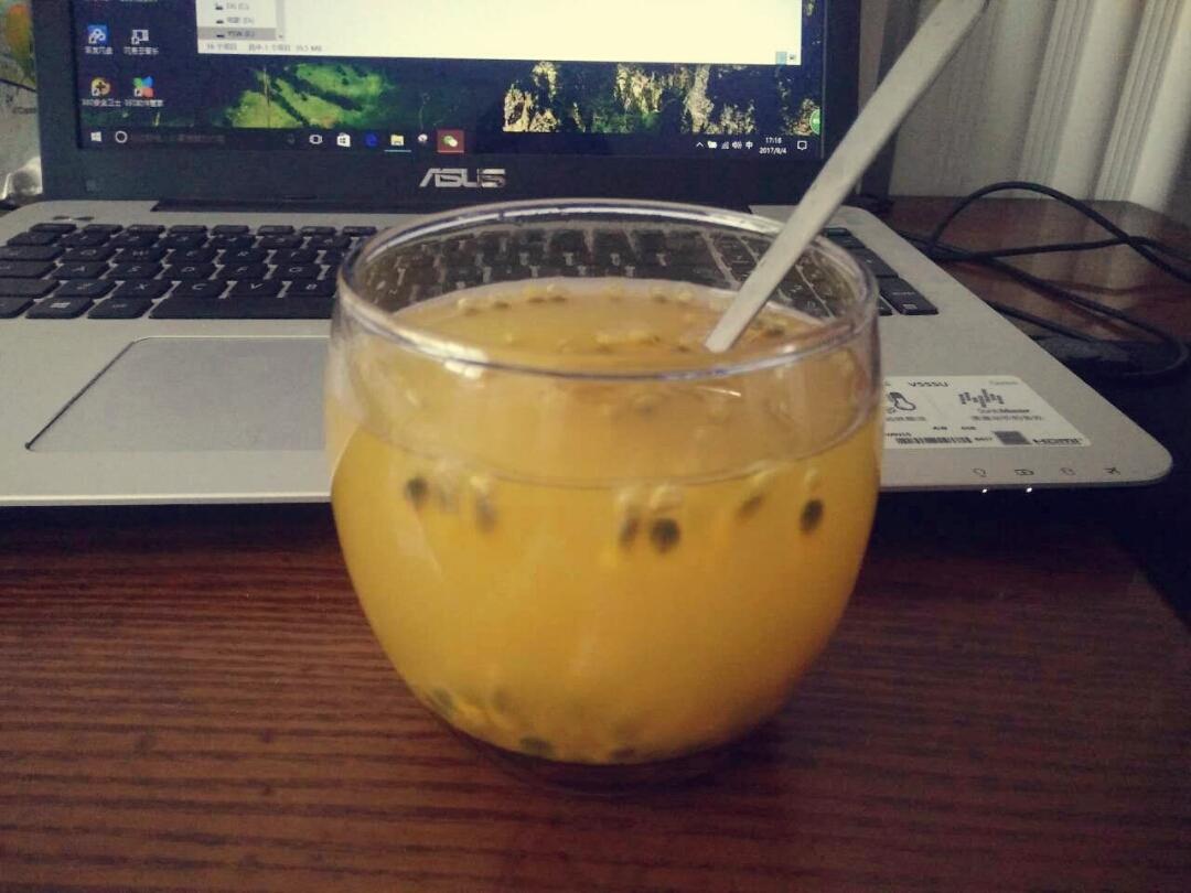百香果的朴素吃法（百香果汁）