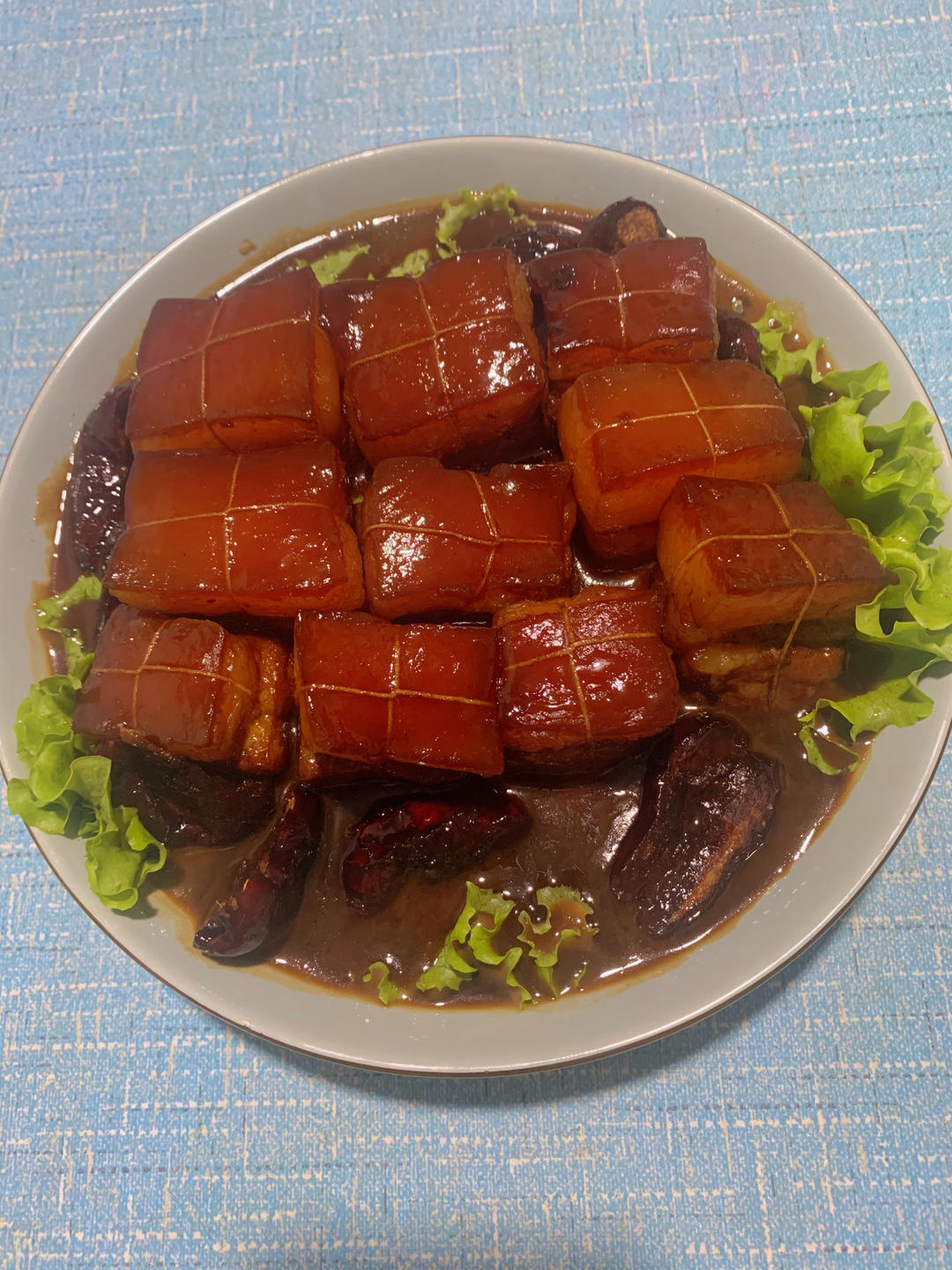 如何炖出不腻的东坡肉--酒店做法及家庭做法