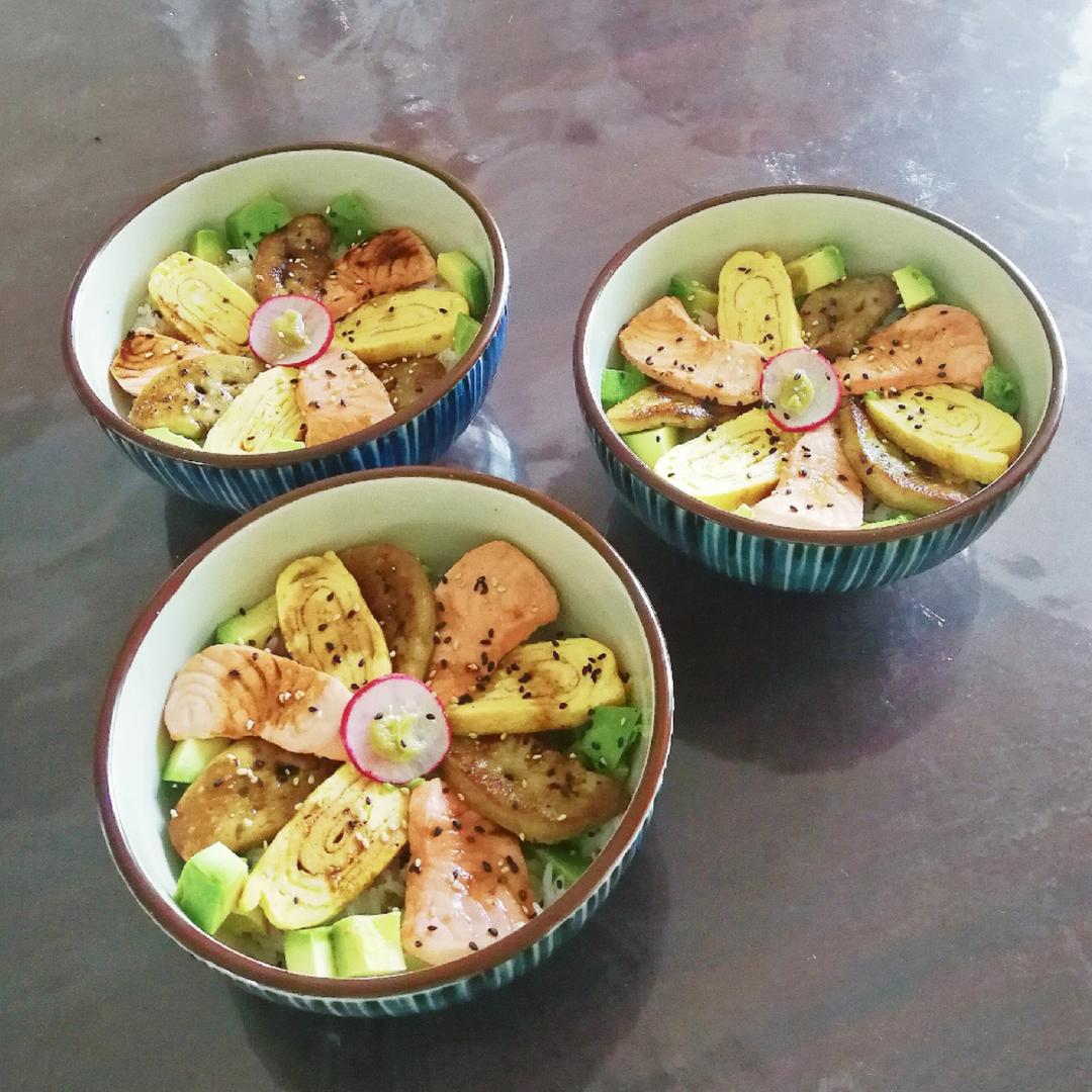 鹅肝三文鱼盖饭