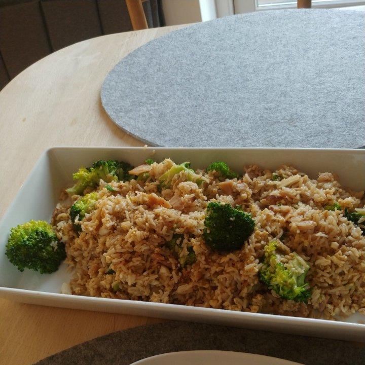 西兰花炒饭