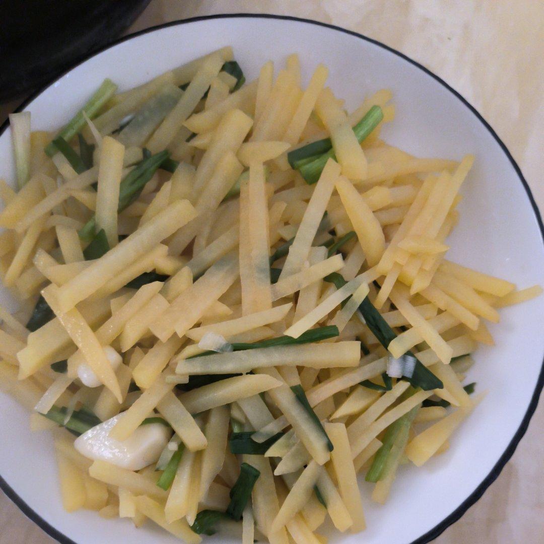 酸辣土豆丝的家常做法 超级下饭