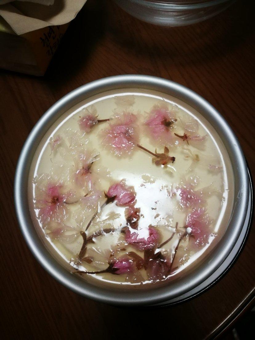 颜值爆表的樱花慕斯。（6寸圆模）