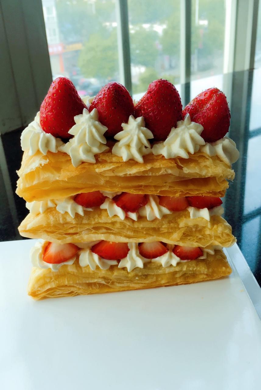 希和做的草莓拿破仑酥