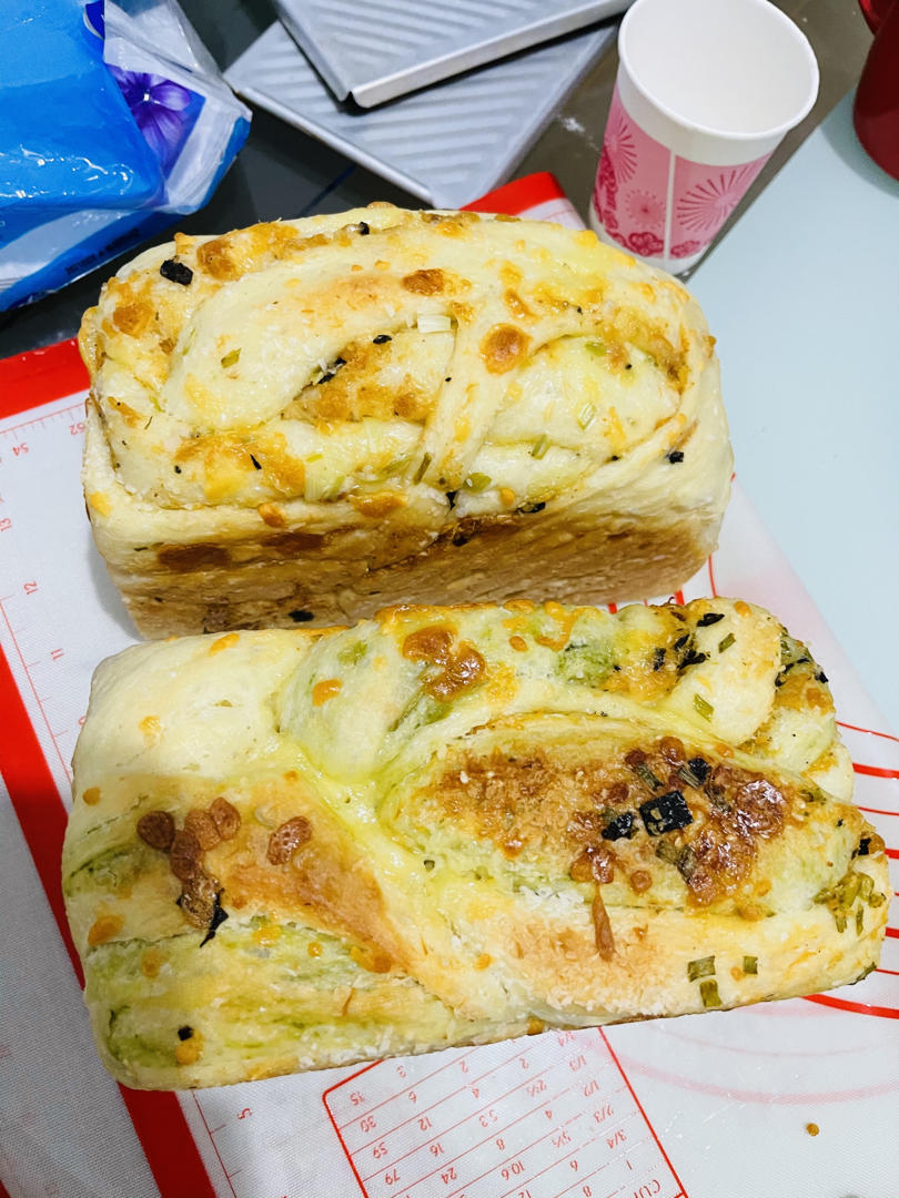 香葱肉松手撕吐司