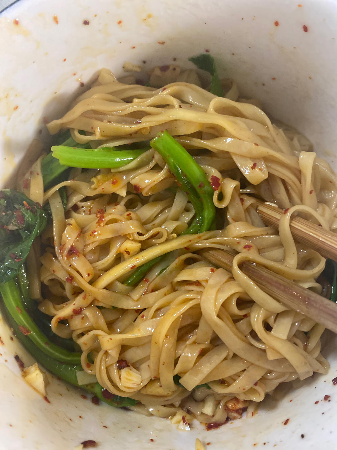 十分钟就能吃上的超简单油泼面