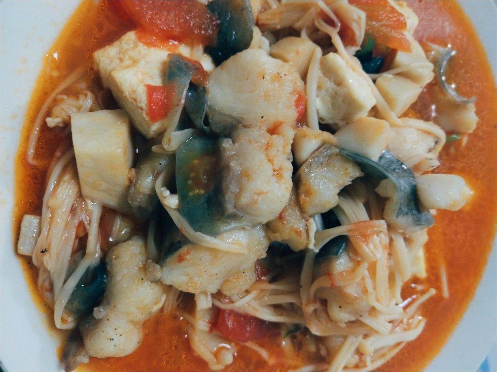 龙利鱼豆腐煲