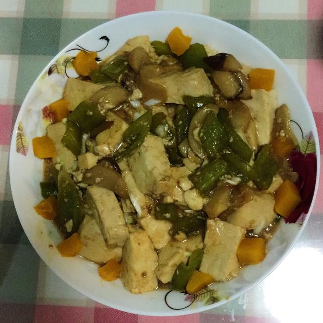 杏鲍菇尖椒烧豆腐的做法