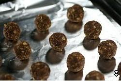 巧克力燕麦能量球的做法 步骤8