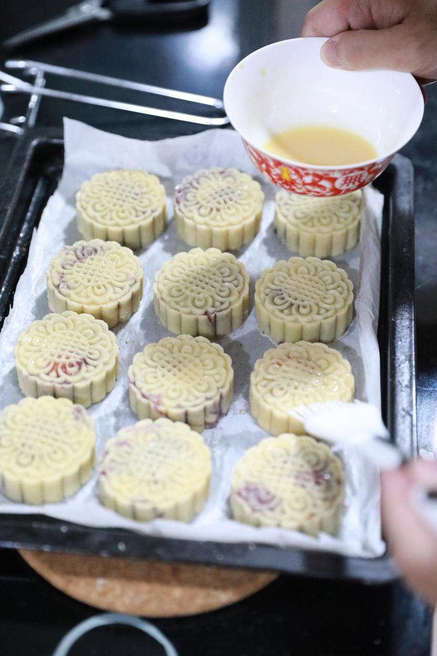 广式月饼—蛋黄莲蓉月饼
