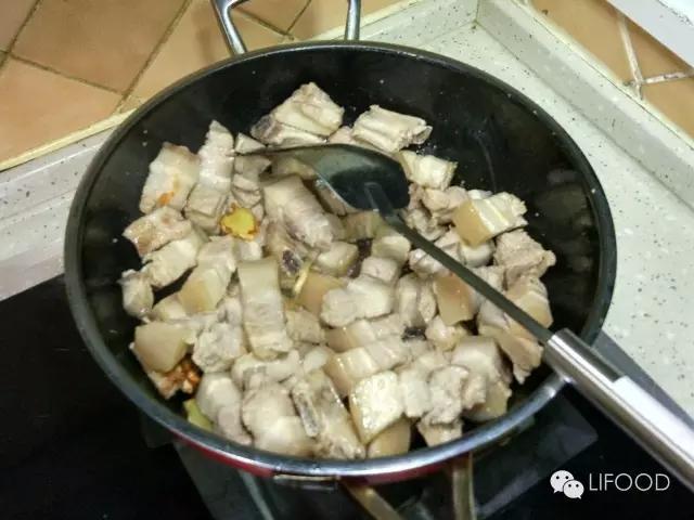 梅干菜烧肉的做法 步骤4