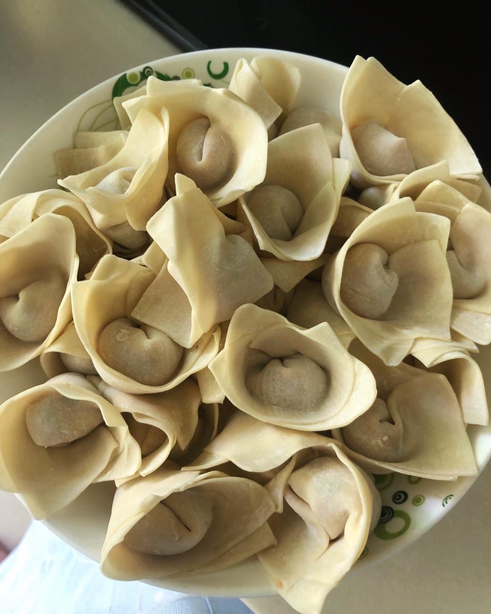 咸蛋黄鲜肉馄饨