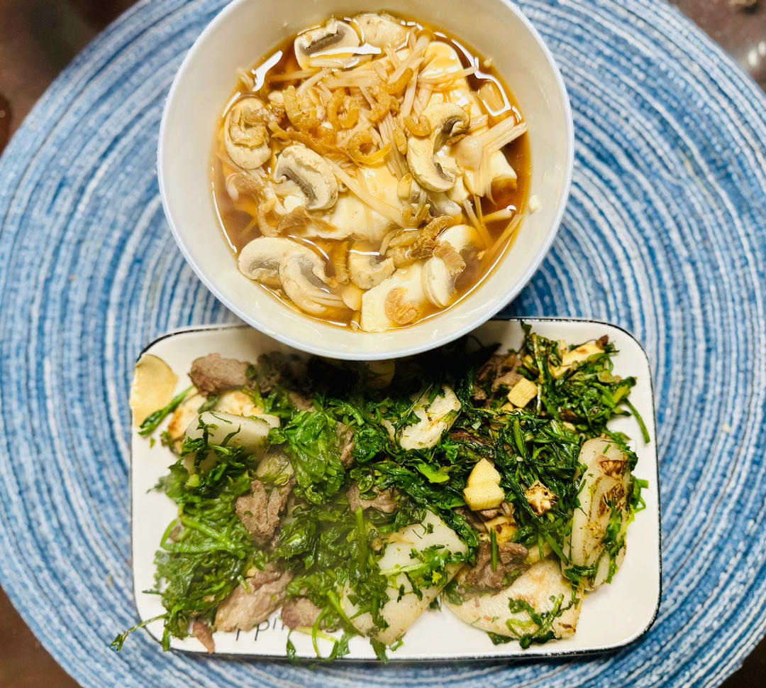 荠菜肉丝炒年糕