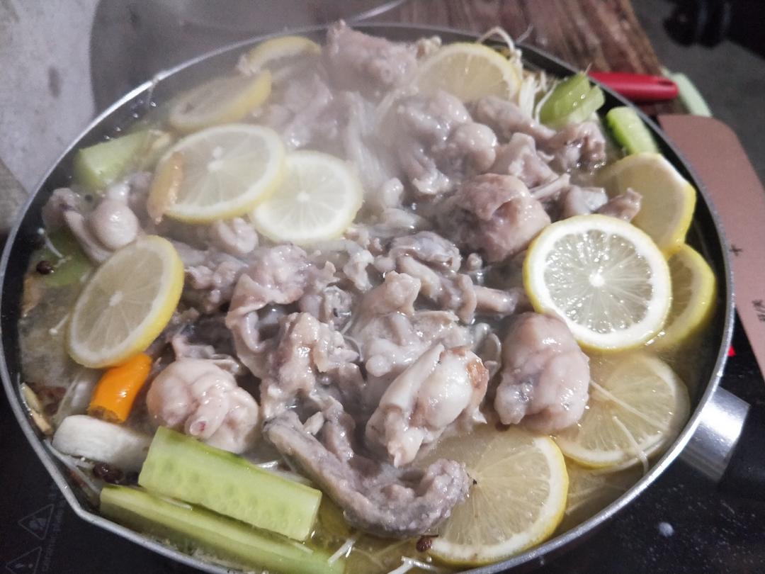 酸酸辣辣超开胃的泡椒牛蛙