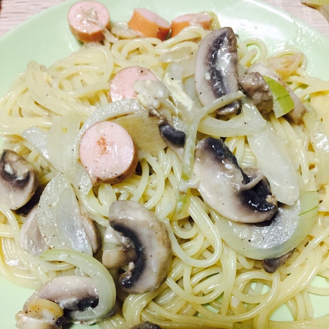 白蘑菇奶油培根意面