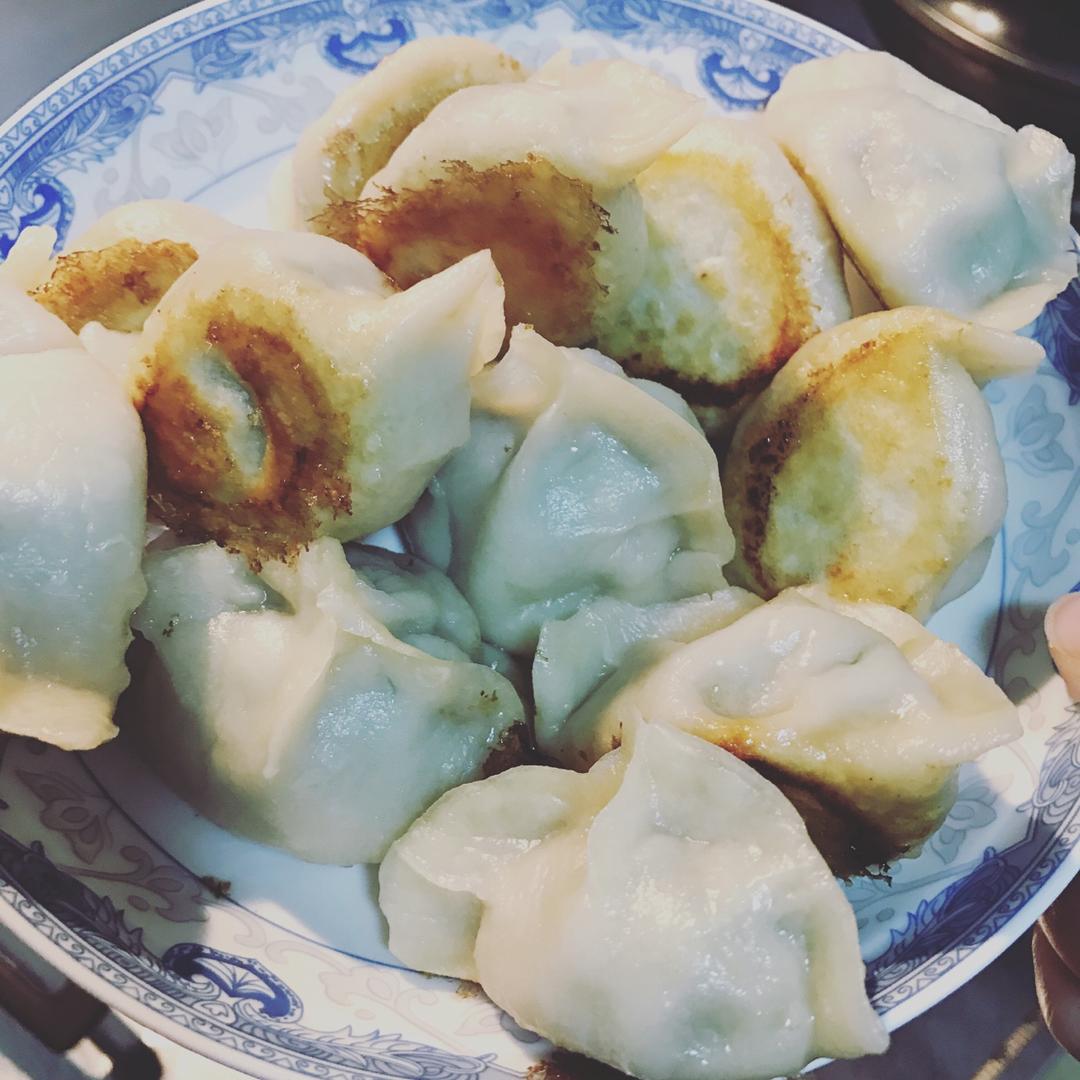 三鲜锅贴