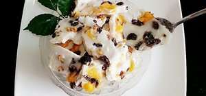 布丁 松饼 酸奶的封面