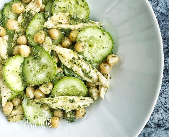 青酱鸡肉鹰嘴豆沙拉Chicken, Chickpea, and Pesto Salad的做法