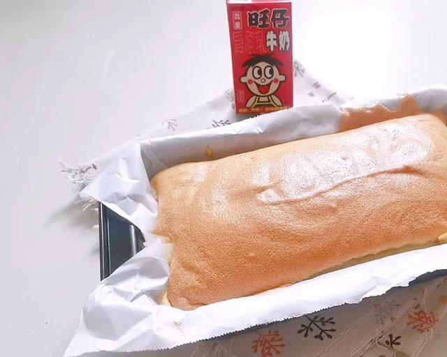 柯基抖臀古早蛋糕