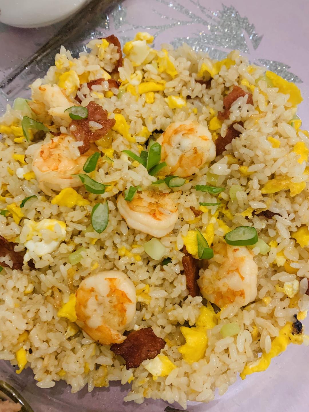 营养美味培根虾仁炒饭🥓➕🦐➕🍚➕🥚的做法