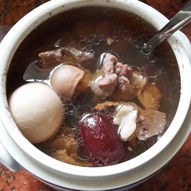 红枣桂圆板栗燉羊肉汤的做法