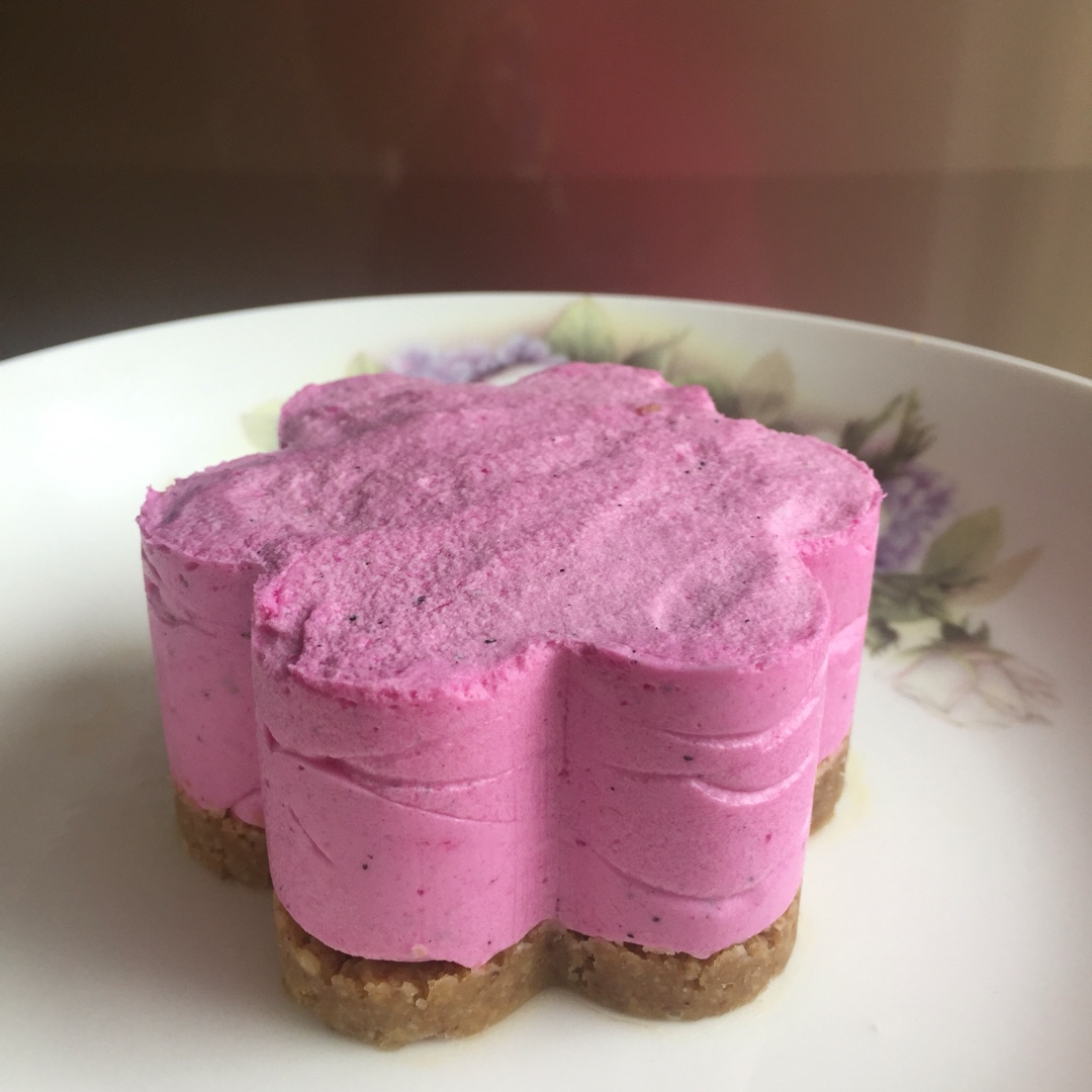 火龙果慕斯（小蛋糕）